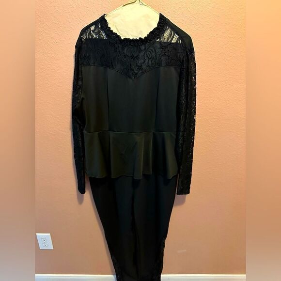 Black lace one piece pantsuit - Picture 1 of 9